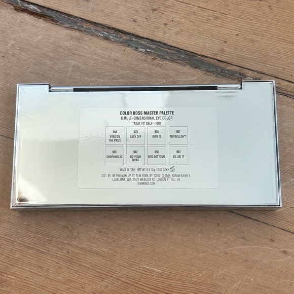 Color Boss Master Eyeshadow Palette in treat yo’ self - Picture 6 of 8